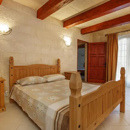 Palma Farmhouse With Private Pool Feriehus Għarb