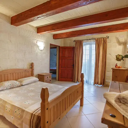 Palma Farmhouse With Private Pool Għarb