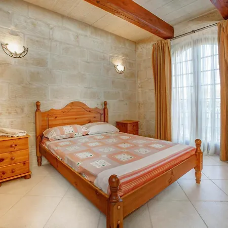 Palma Farmhouse With Private Pool Għarb
